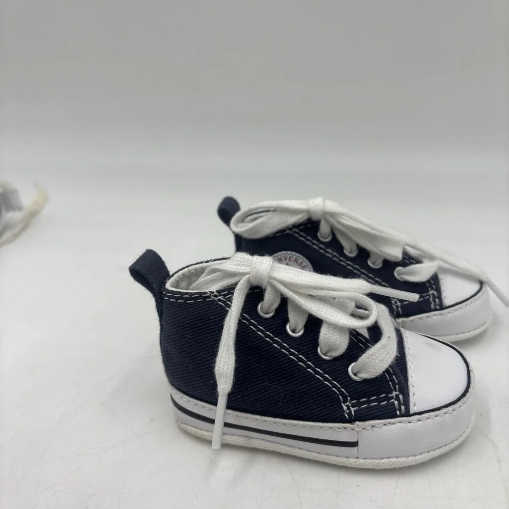 Converse this lot